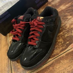 Nike dunk low SB mafia size 6 new never been worn